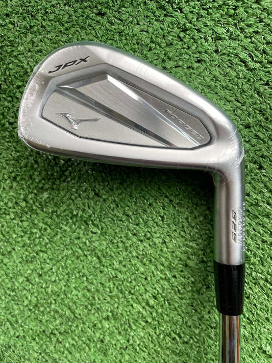 Mizuno JPX925 Forged Irons 5-PW Stiff Flex Right Handed Mens Golf Clubs