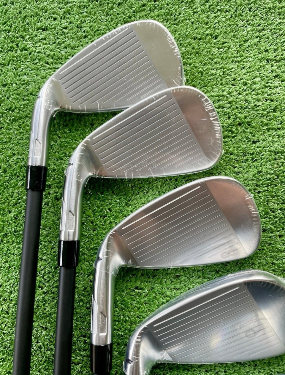 Taylormade Qi Max Irons 5-PW Regular Flex Graphite Right Handed Mens Golf Clubs