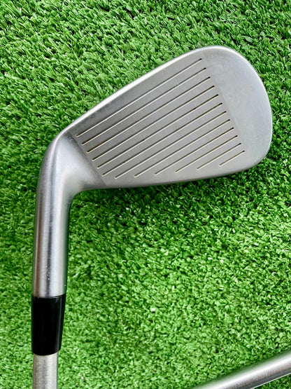 Mizuno JPX923 Forged Irons 5-PW Stiff Flex Right Handed Mens Golf Clubs