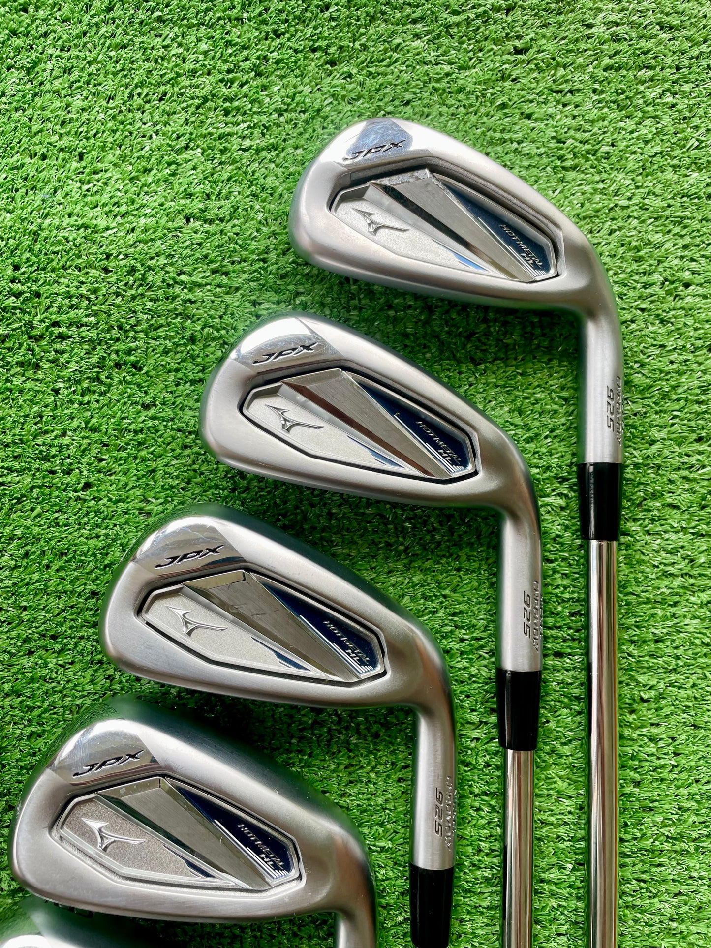 Mizuno JPX925 Hot Metal HL Irons Regular Flex Right Handed Mens Golf Clubs