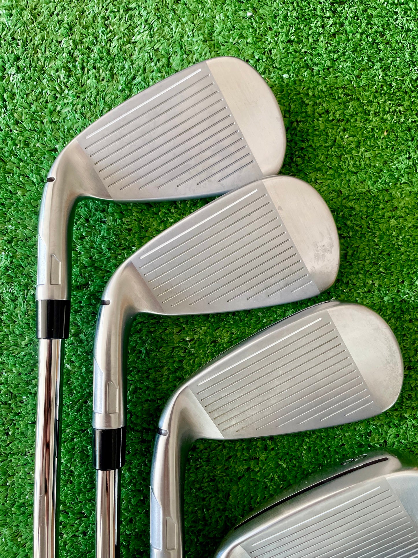 Taylormade Qi Irons 5-PW Regular Flex Right Handed Mens Golf Clubs