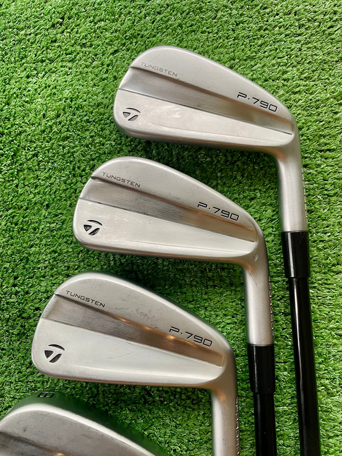 Taylormade P790 Irons 5-PW Regular Flex Graphite Right Handed Mens Golf Clubs