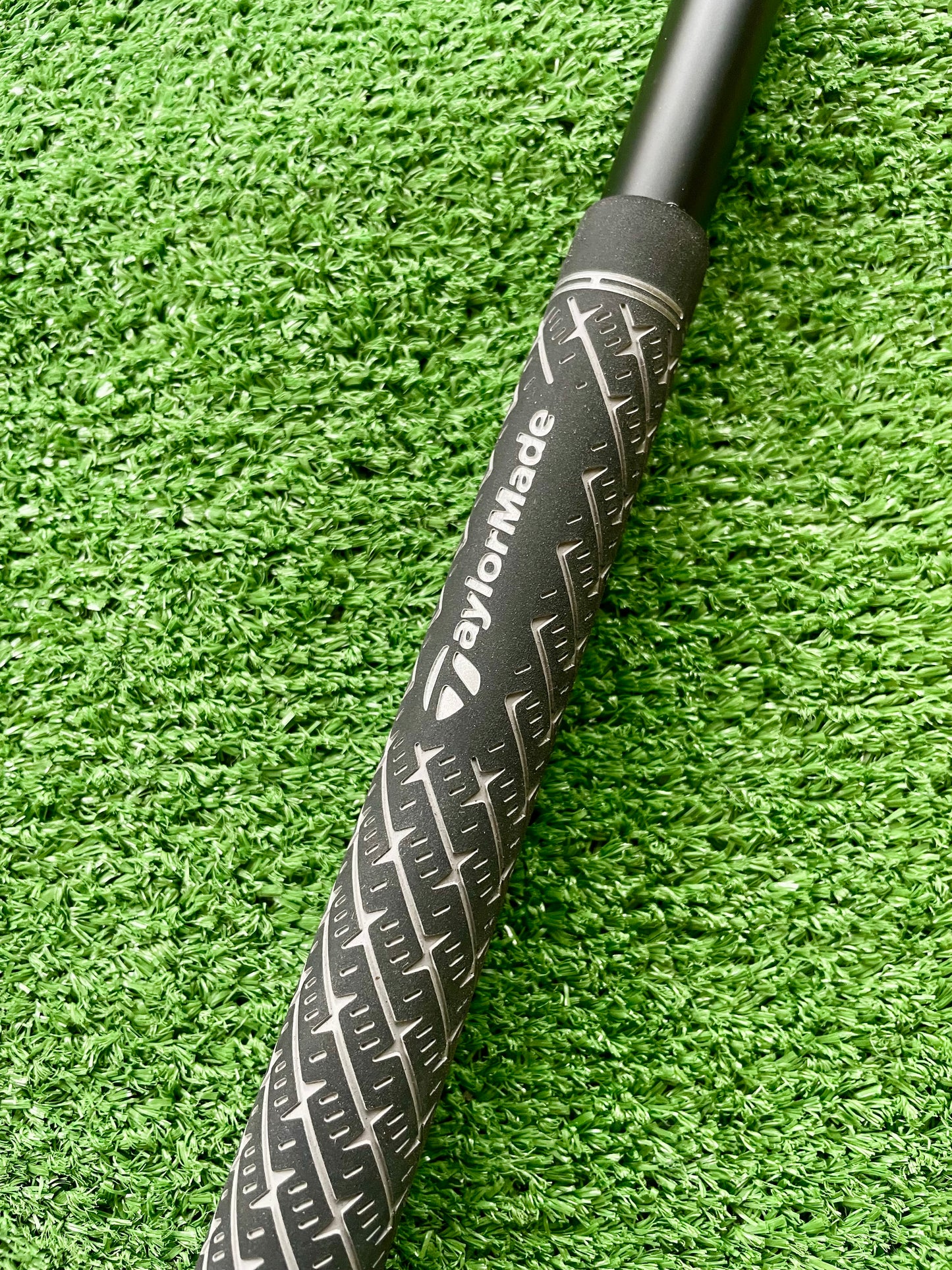 Taylormade Qi35 Max Hybrid 4 Rescue Regular Flex Right Handed Mens Golf Club