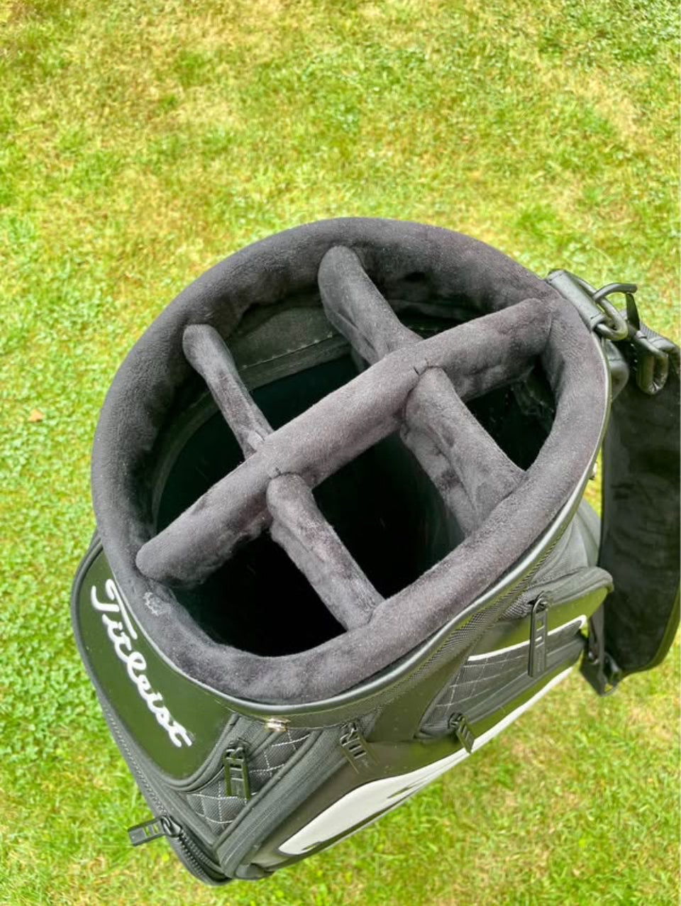 Titleist Tour Series Premium Midsize Golf Bag