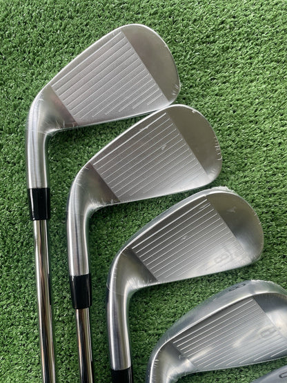 Callaway Quantum Max Irons 5-PW Regular Flex Right Handed Mens Golf Clubs