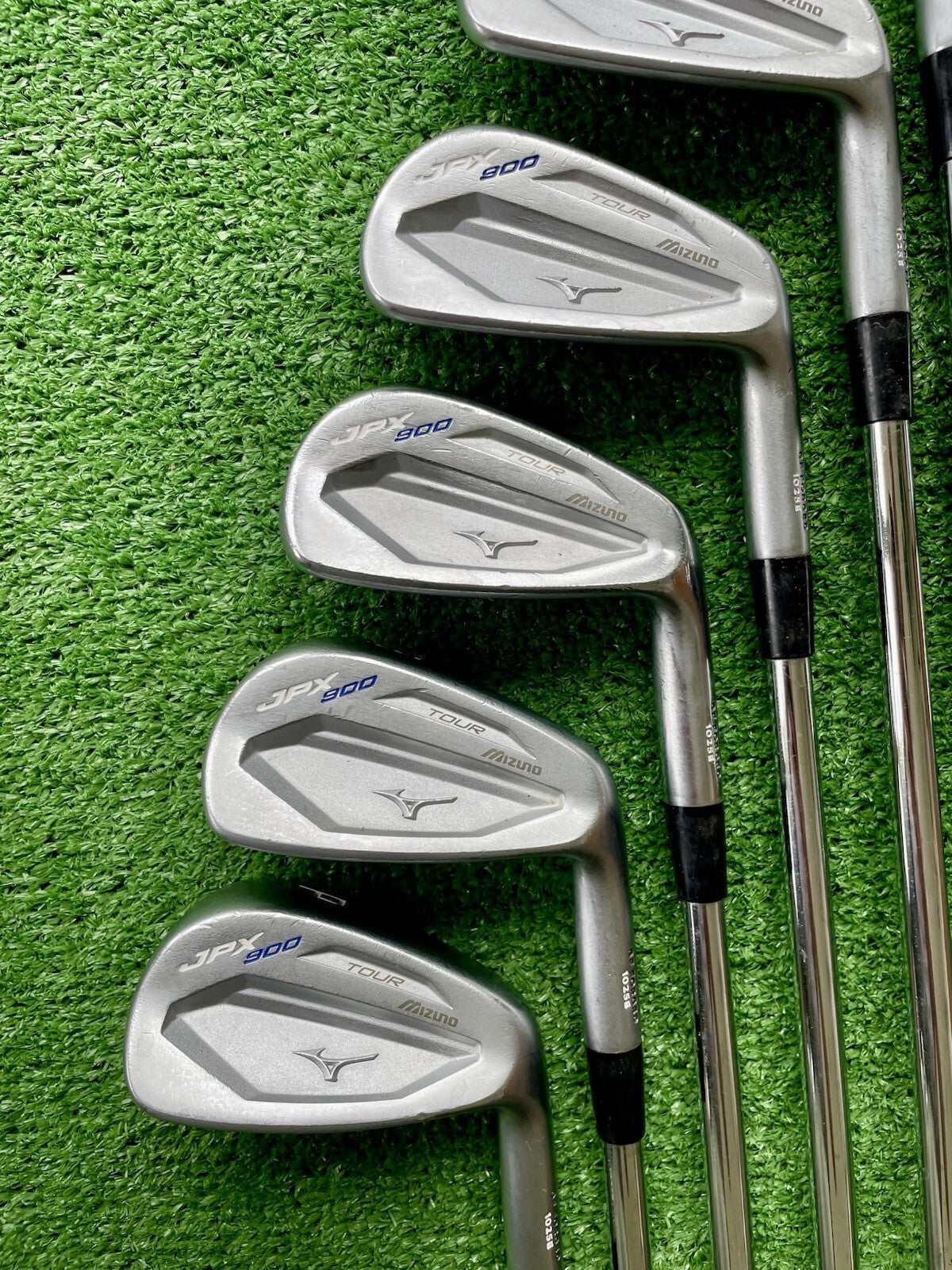 Mizuno JPX900 Tour Forged Irons 4-PW Stiff Flex Right Handed Mens Golf Clubs