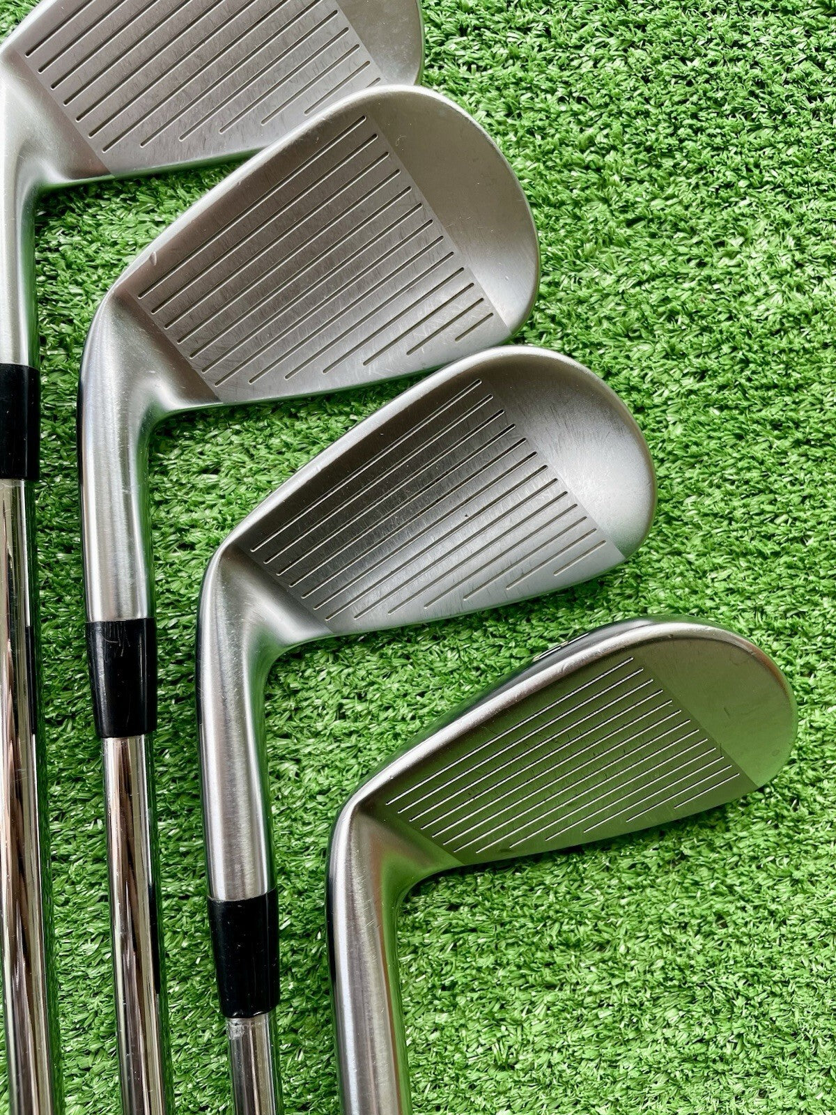 Mizuno JPX921 Forged Irons 5-PW Regular Flex Right Handed Mens Golf Clubs