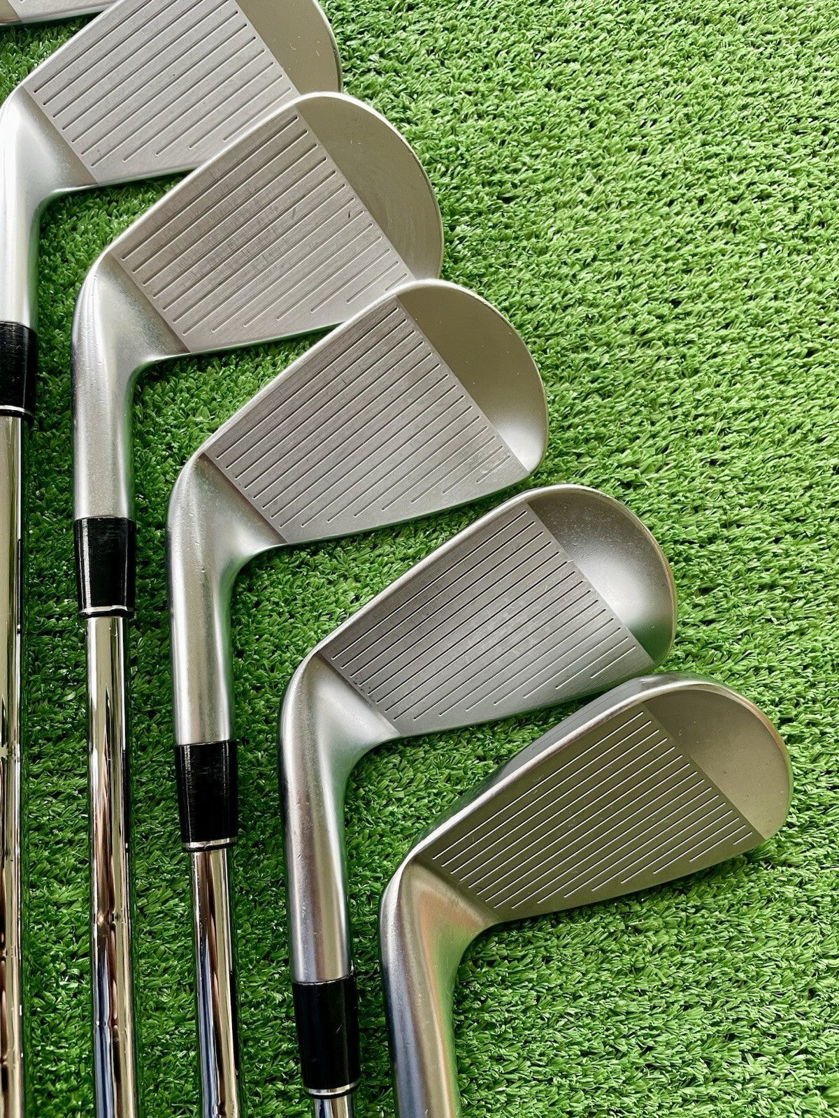 Srixon ZXi7 / Z Forged 2 Combo Irons 4-PW Extra Stiff Right Hand Mens Golf Clubs