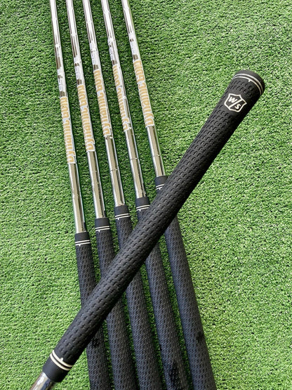 Wilson D9 Forged Irons 5-PW Regular Right Handed Mens Golf Clubs