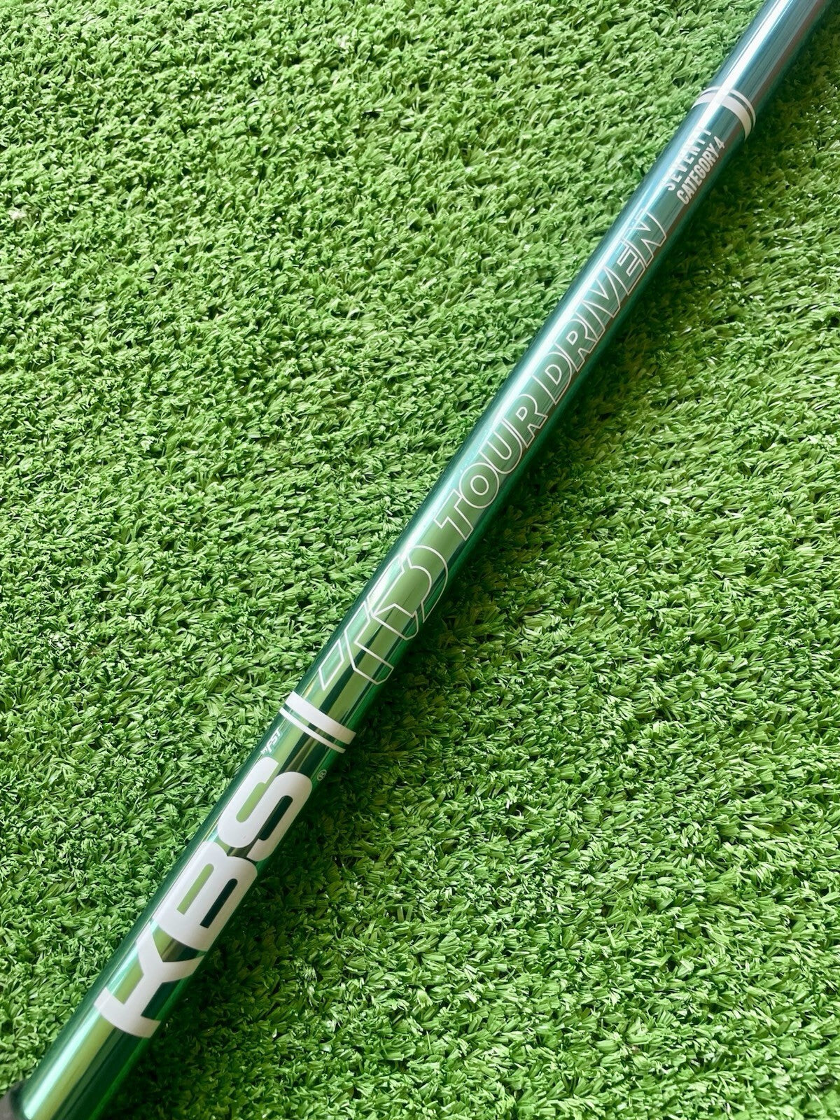 KBS Tour Driven Cat 4 Seventy Fairway Shaft Extra Stiff Taylormade Adaptor Grip