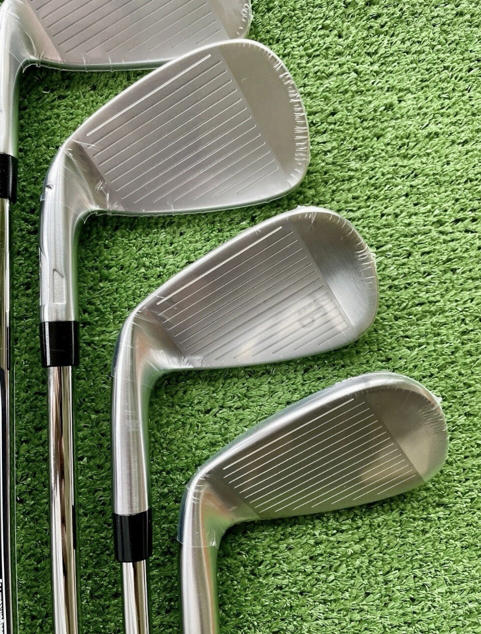 Taylormade Qi Max Irons 5-PW Regular Flex Right Handed Mens Golf Clubs