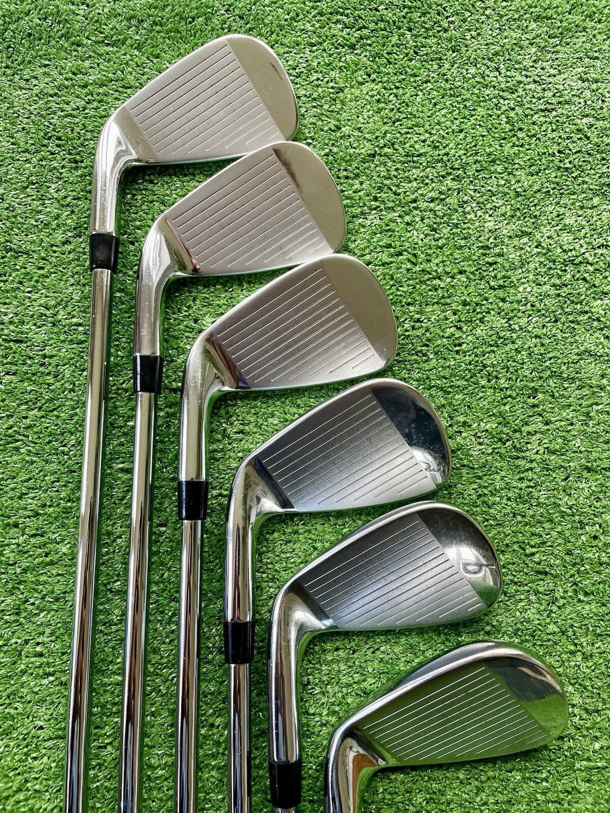 Wilson D9 Forged Irons 5-PW Regular Right Handed Mens Golf Clubs