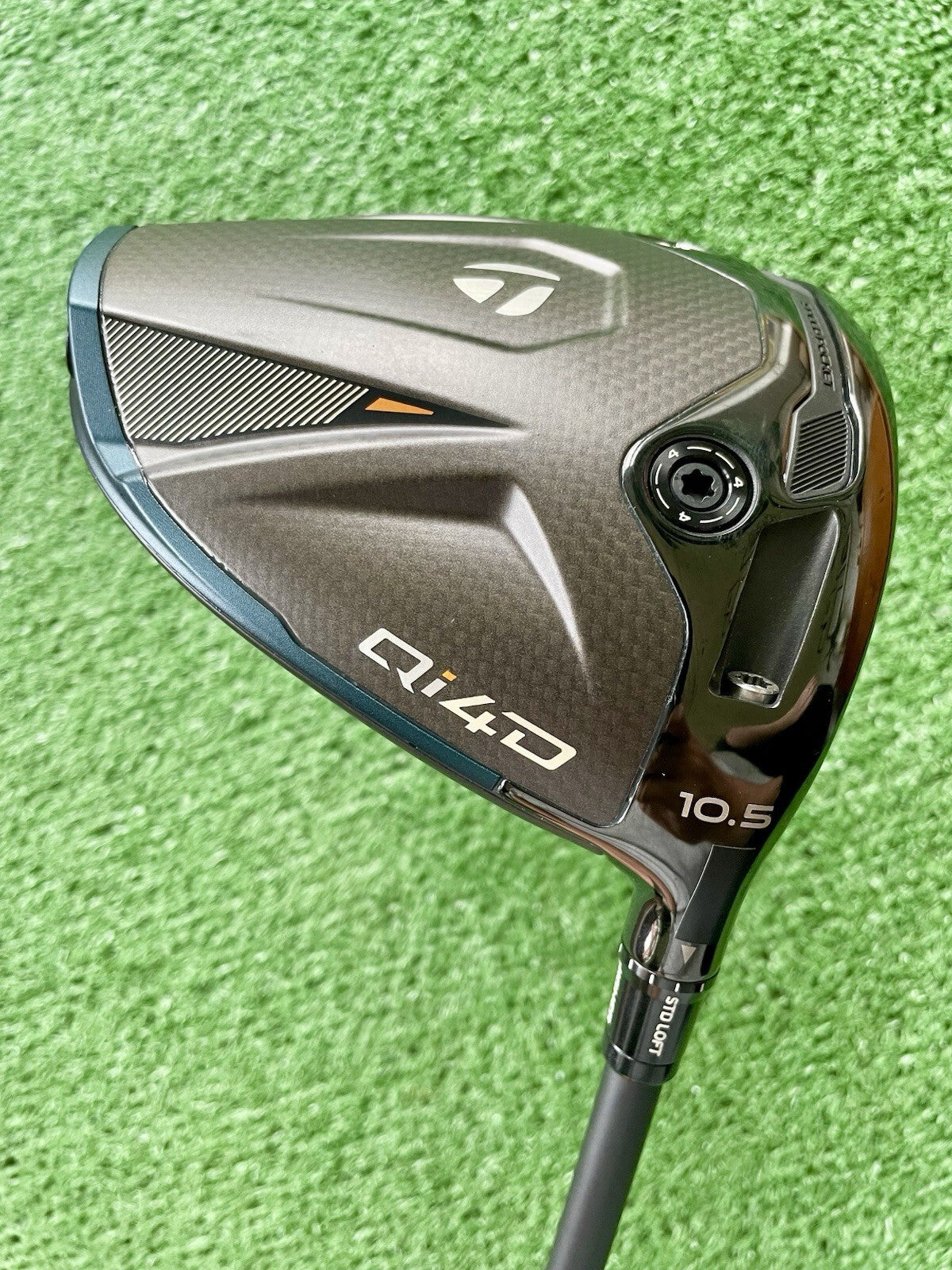 Taylormade Qi4D Driver 10.5 Degree Regular Flex Right Handed Mens Golf Club
