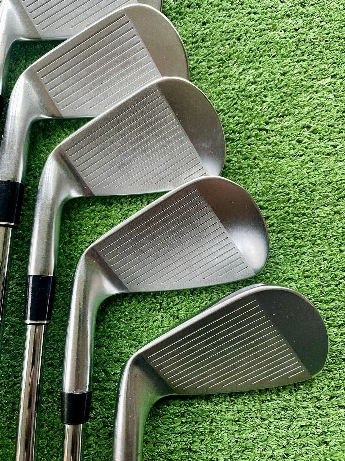 Srixon ZXi5 Forged Irons 5-PW Stiff Flex Right Handed -1/2" Mens Golf Clubs