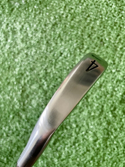 Titleist T100 4 Iron Regular Flex Right Handed Mens Golf Club