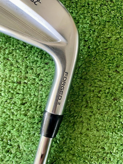 Titleist T100 4 Iron Stiff Flex Right Handed Mens Golf Club