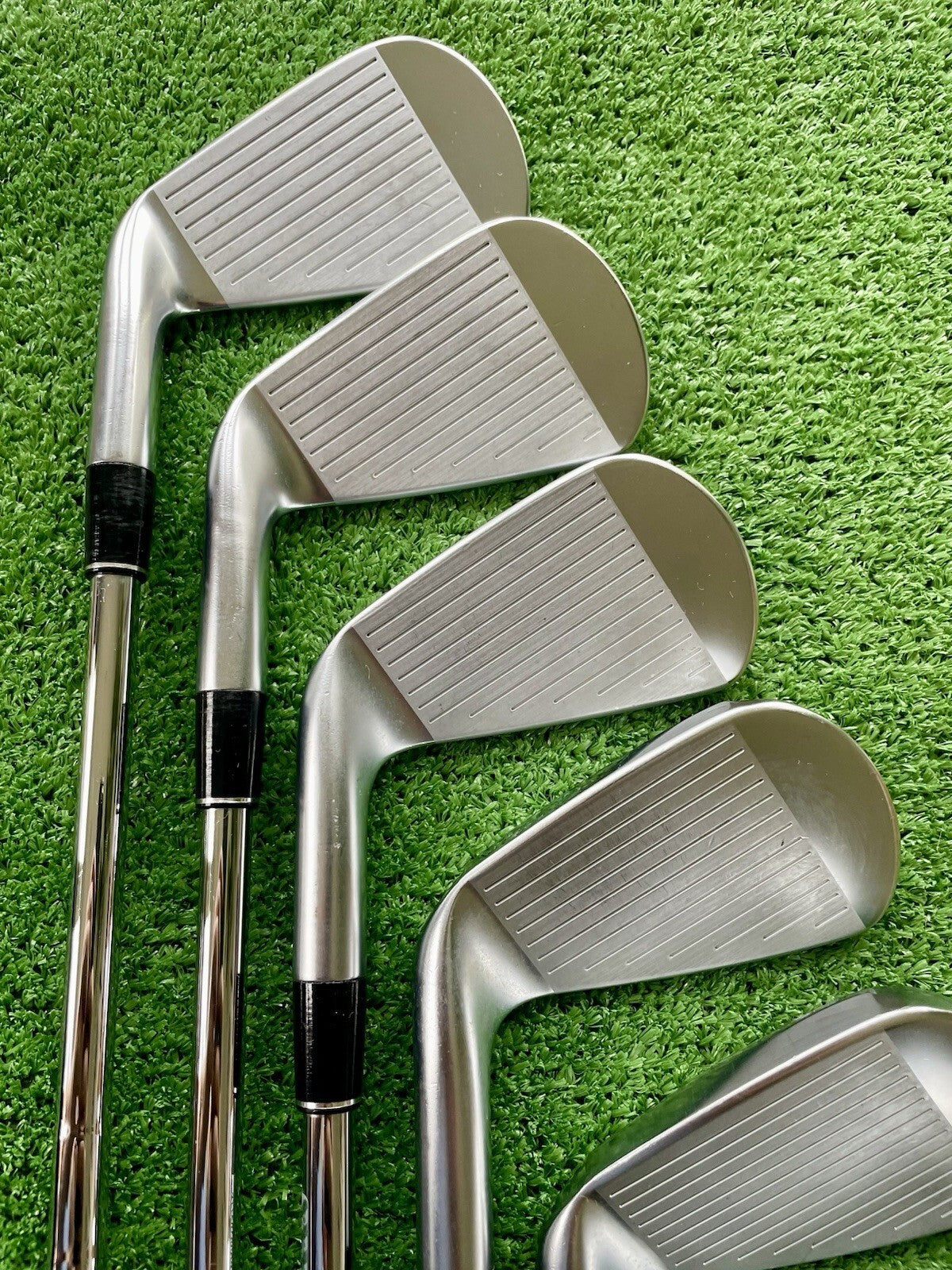 Srixon ZXi7 / Z Forged 2 Combo Irons 4-PW Extra Stiff Right Hand Mens Golf Clubs