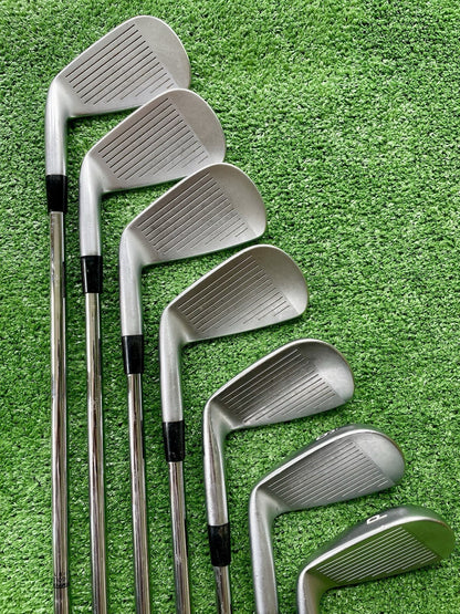 Mizuno JPX900 Tour Forged Irons 4-PW Stiff Flex Right Handed Mens Golf Clubs